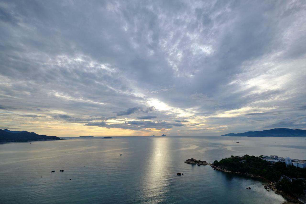 Sunrise Hon Chong Ocean View Apartment Nha Trang Buitenkant foto